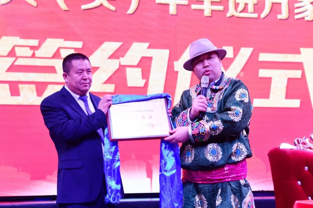 1556414080360434.jpg 640.webp (17).jpg